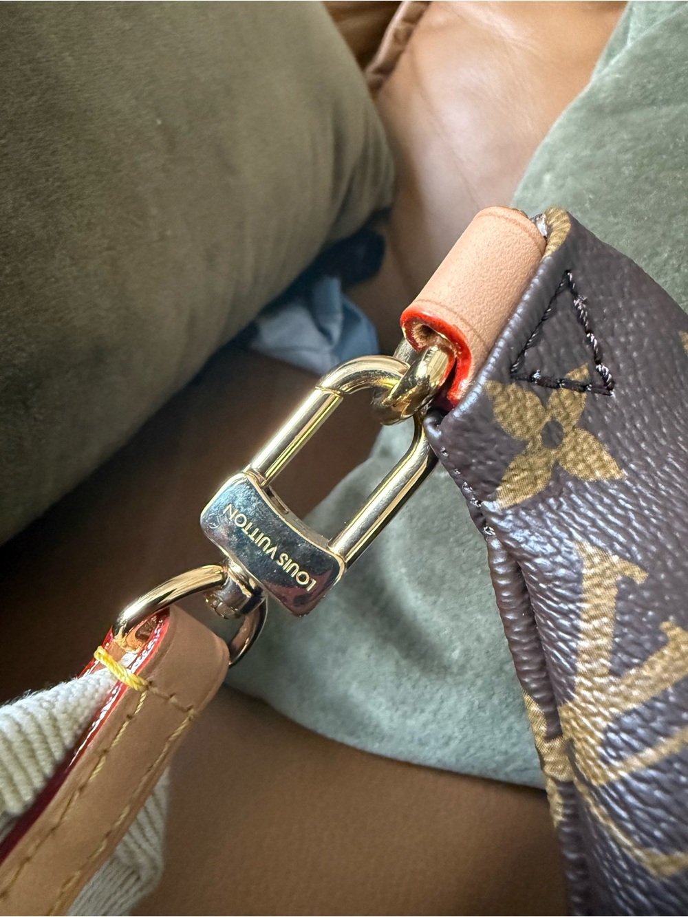 Louis Vuitton Monogram High rise bumbag - Picture 8 of 16